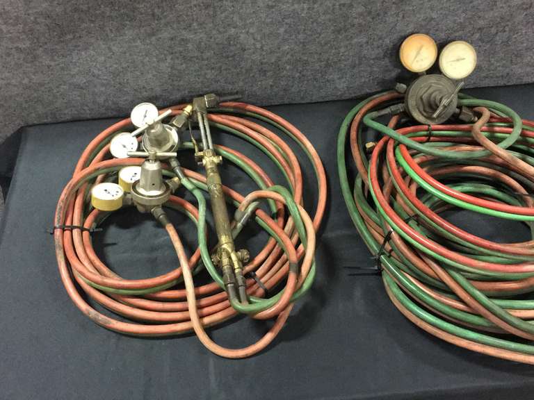 2 Settling Torches with Gauges 777 Auction Company