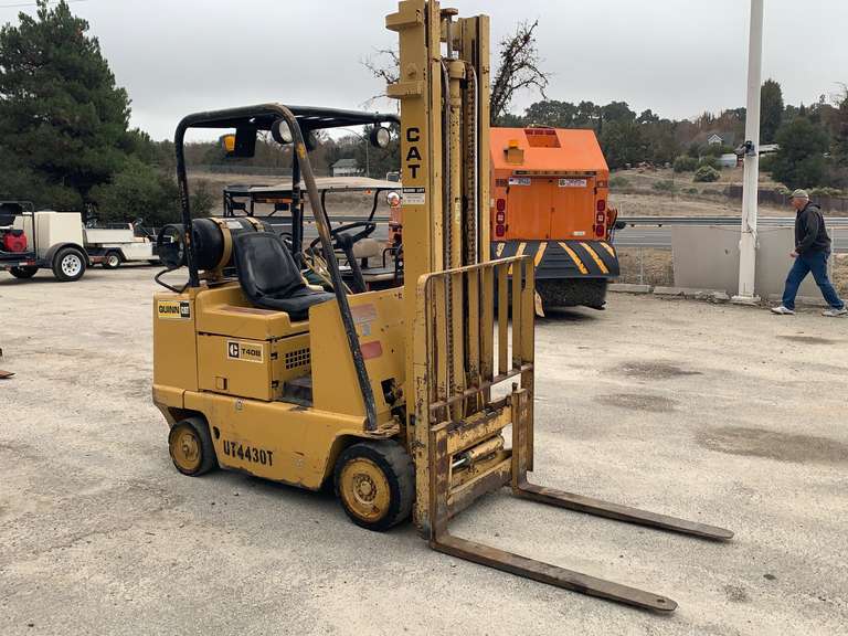 Cat T40B Forklift