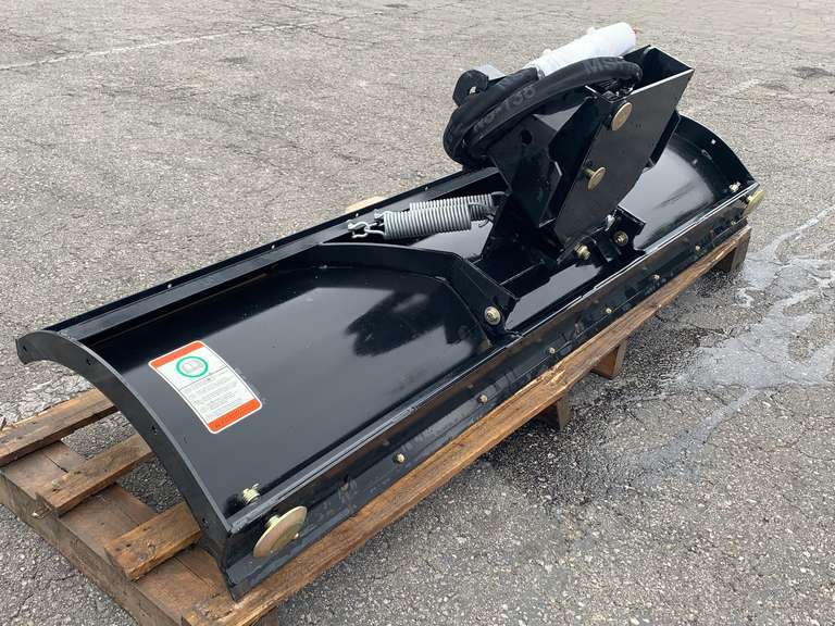 Mahindra 6ft Angle Blade/ Snow Plow New Unused 777 Auction Company
