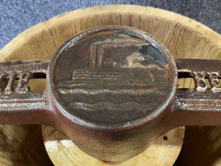 Dixie Bell Hand Crank Ice Cream Maker 777 Auction Company