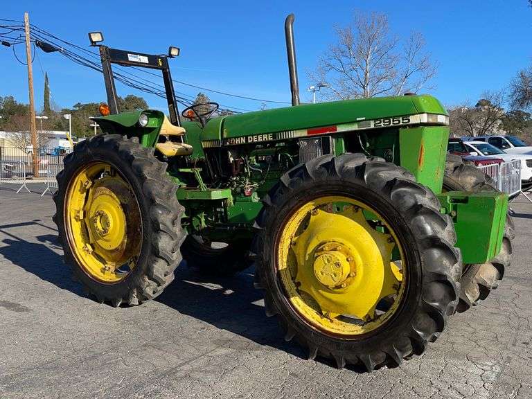 john-deere-2955-4x4-97hp-tractor-no-3-pt-hitch-777-auction-company
