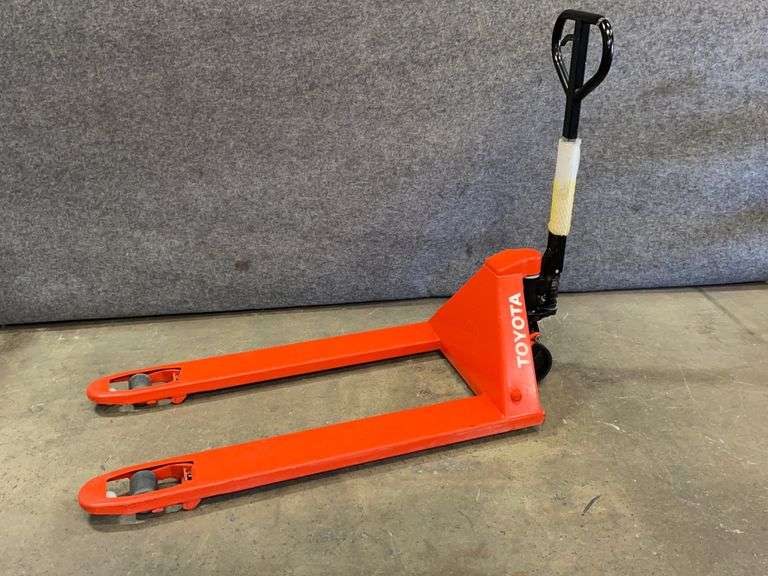Toyota Pallet Jack - 777 Auction Company