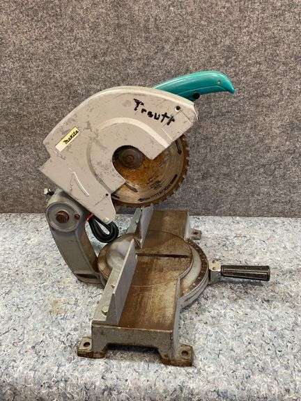 Makita Wood Chop Saw - 777 Auction Company