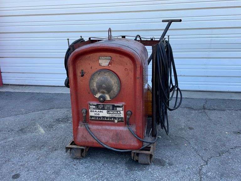 Lincoln Arc Welder on Pallet Jack 777 Auction Company
