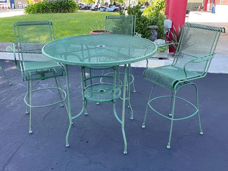 Metal Outdoor Patio Table and 3 Chairs 777 Auction Company