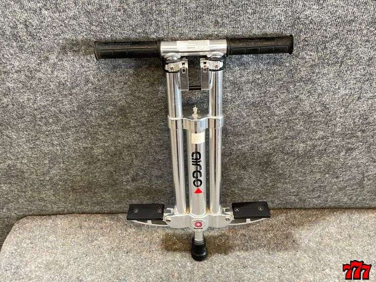 2 Razor AirGo Pogo Sticks 777 Auction Company