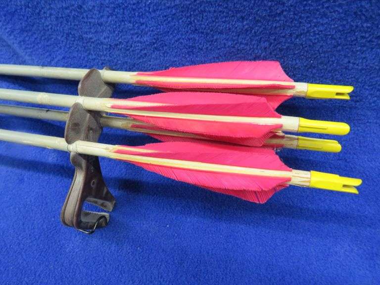 Vintage wooden arrows with broadheads AAA Auction and Realty