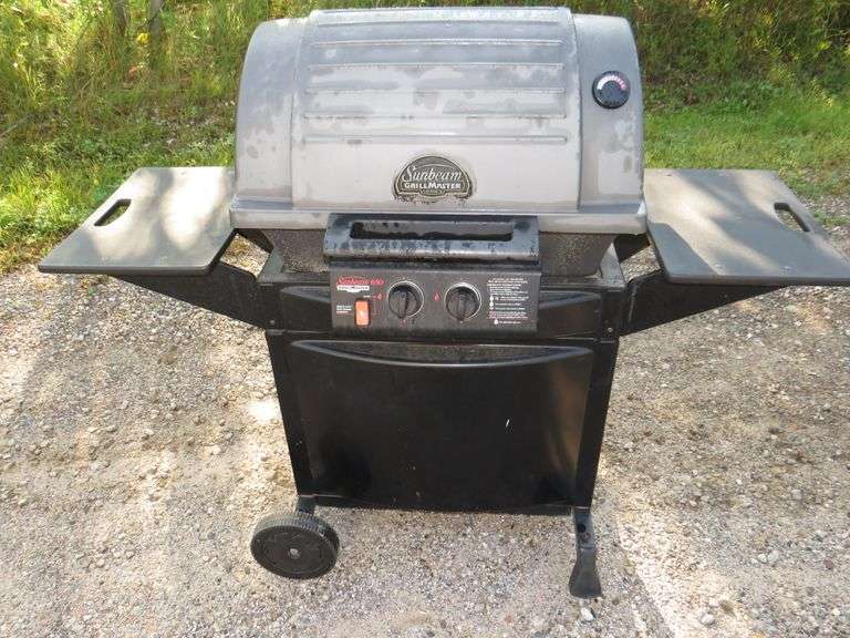 Sunbeam Grillmaster 650 gas BBQ with empty tank AAA Auction and Realty