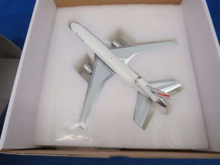 Inflight 200 United DC10 polished Friend Ship model airplane with original packaging.  1/200 scale