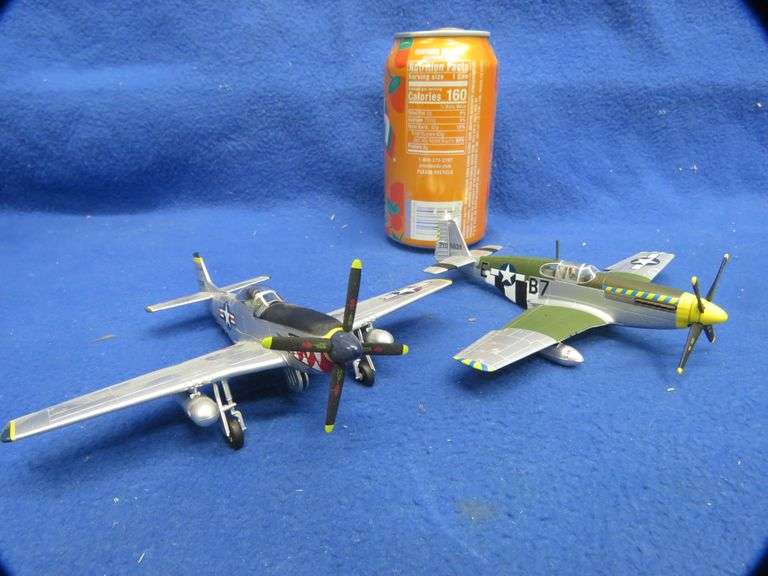P51D Mustang and a P51B Mustang diecast metal model airplanes AAA