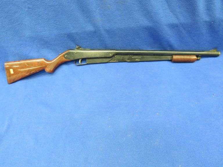 Daisy Model 25 pumpaction BB gun with a twoway rear sight. Cocks and