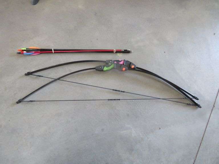 Two Lil Sioux bows with arrows AAA Auction and Realty