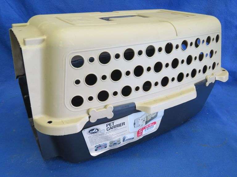 Pet Champion Pet Carrier AAA Auction and Realty