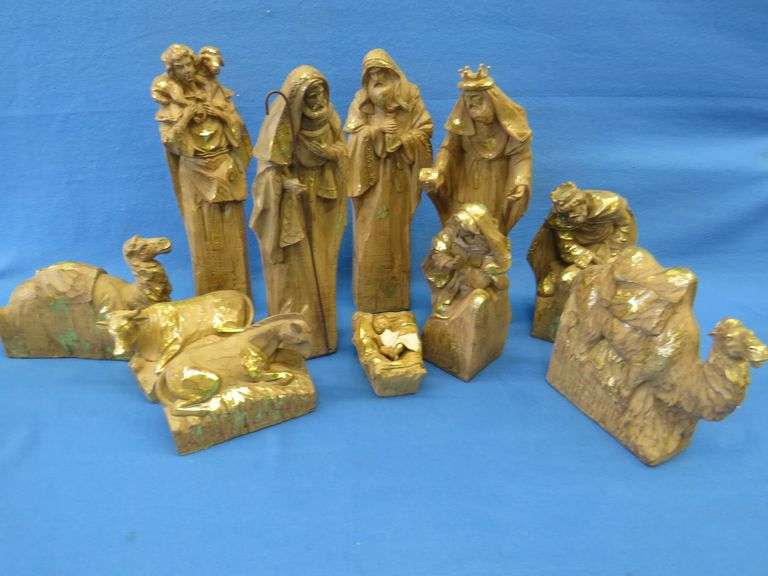 Nativity set AAA Auction and Realty