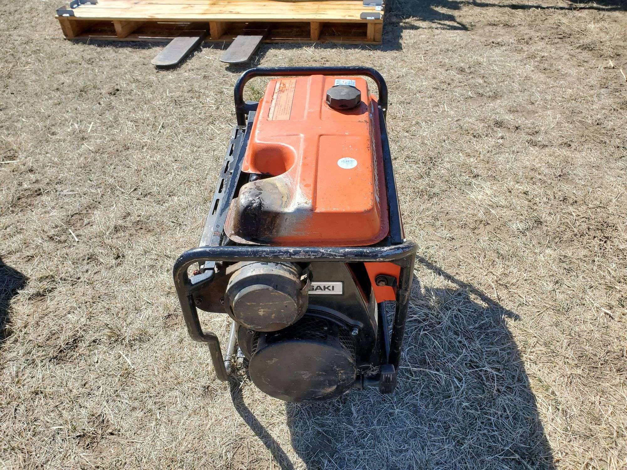 Kawasaki KG2600B gas generator - Ascent Auction