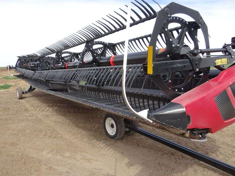 2018 MacDon FD140 flex-draper header w/ transport