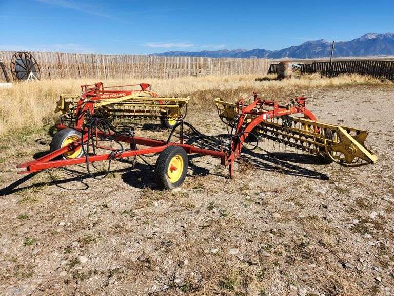 New Holland 258 & 260 side delivery rakes w/ forecart