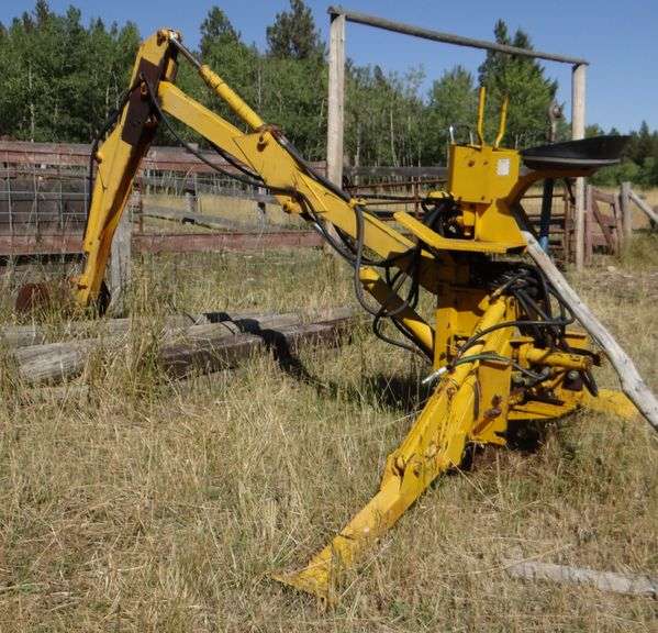 Henry 3 pt. backhoe, 18" bucket, 12' reach