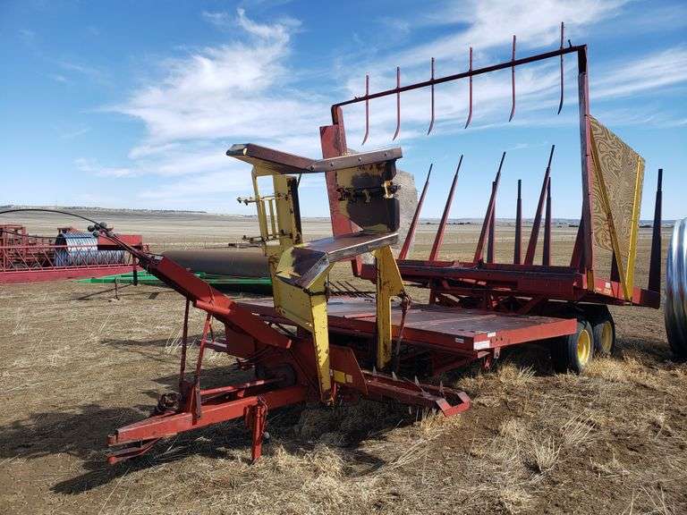 New Holland 1033 Stackliner, broken slide