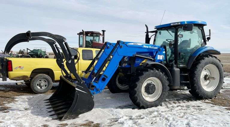 2008 New Holland T6070 loader tractor