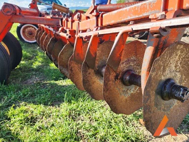 Case Disc, 20', (2) 3' manual wings, good hydraulics