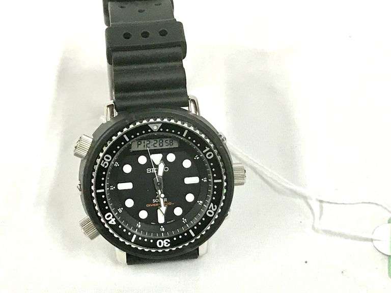 MEN'S SEIKO SOLAR DIVERS 200 WATCH, BLACK RUBBER BAND, MODEL H85100A