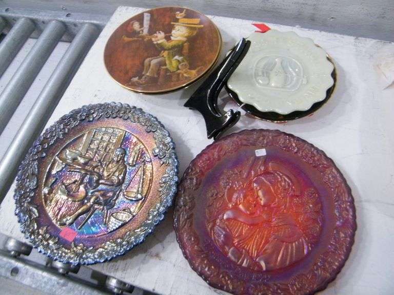 Collectors plates Lil Dusty Online Auctions All Estate Services, LLC
