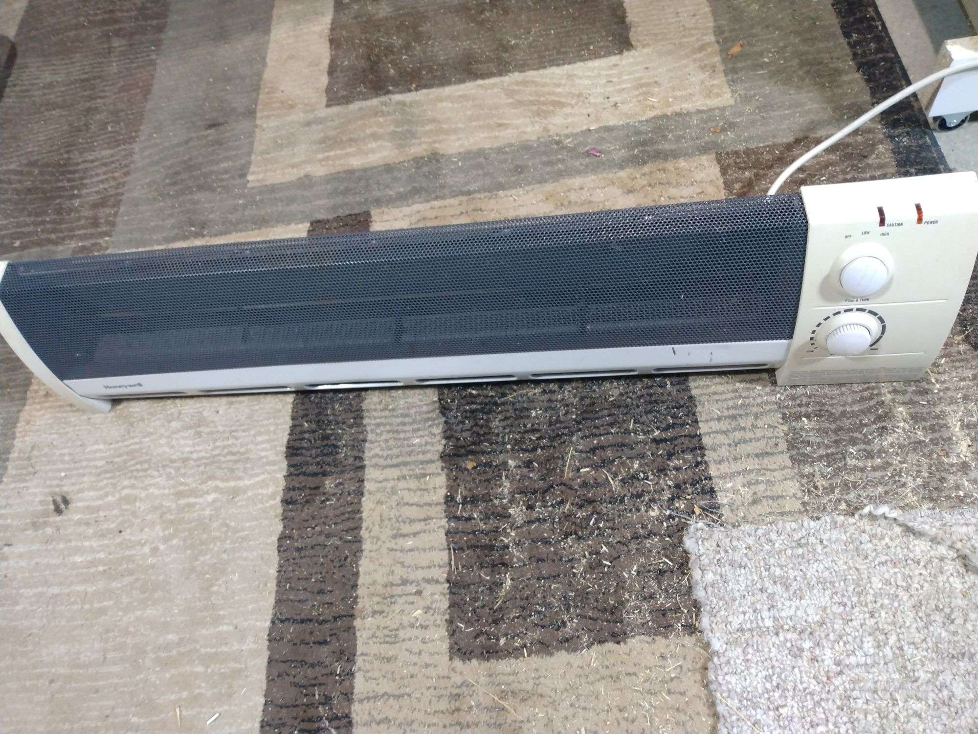 Honeywell Space heater, heats nicely 40 long - Lil Dusty Online Auctions -  All Estate Services, LLC