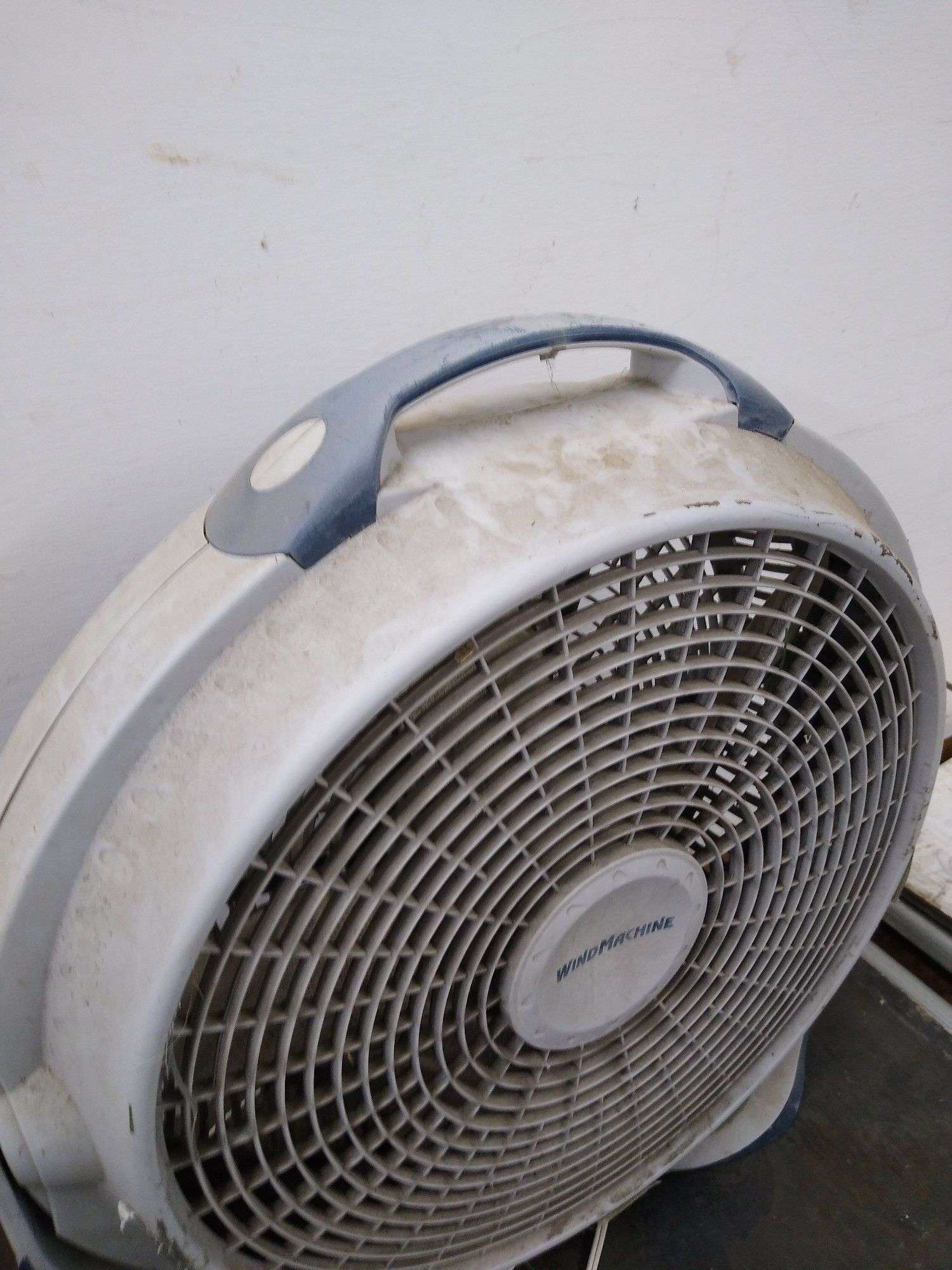 https://www.lildustyonline.com/auctions/7640/lot/53117-wind-machine-fan-works4a