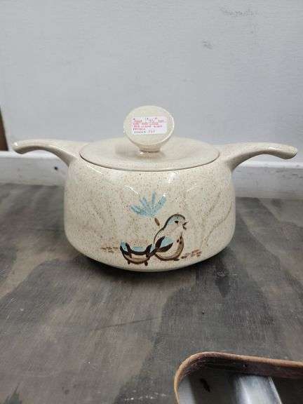 Vintage Red Wing Bob White Quail Pattern Casserole Dish. 8C - Lil Dusty