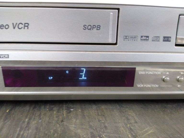 Sansui VHS DVD player recording system powers on.3c Lil Dusty Online