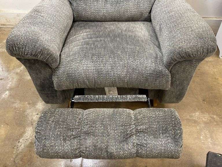 LaZBoy recliner Lil Dusty Online Auctions All Estate Services, LLC