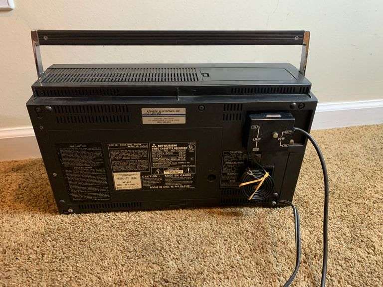 Mitsubishi video cassette recorder model HS700UR.Powers up, untested