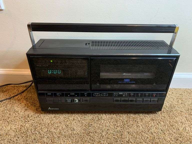 Mitsubishi video cassette recorder model HS700UR.Powers up, untested