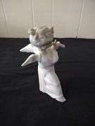 Llardo angel 6" tall small chip in the toes