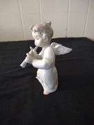 Llardo angel 6" tall small chip in the toes