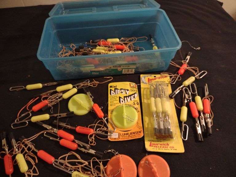 Box of fishing items Dipsy Diver & Visi grip trolling board release