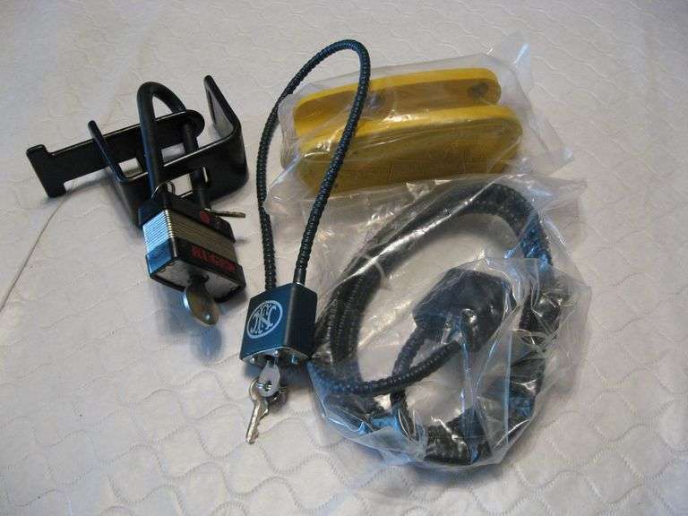 4 GUN LOCKSMOSSBERG LEVERRUGERETC Lil Dusty Online Auctions All