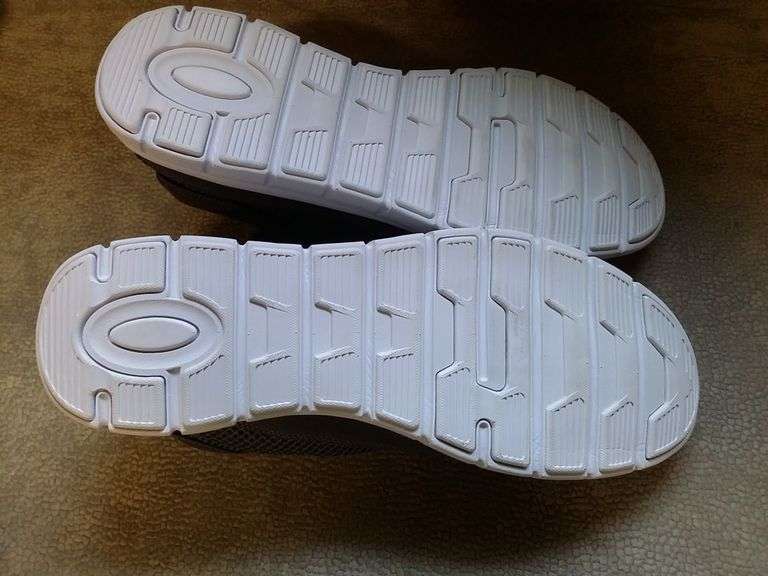 "NewDenBer" Men's Shoes Size 14.5 New with tag Good for Summer Lil