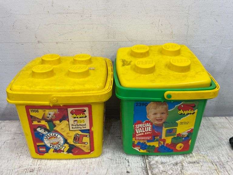 2 buckets of Duplo blocks. 5d Lil Dusty Online Auctions All Estate