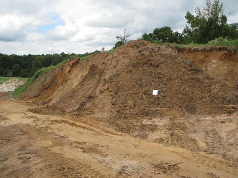 APPROXIMATE (12) CUBIC YARDS OF FILL DIRT (NOT SELECT)