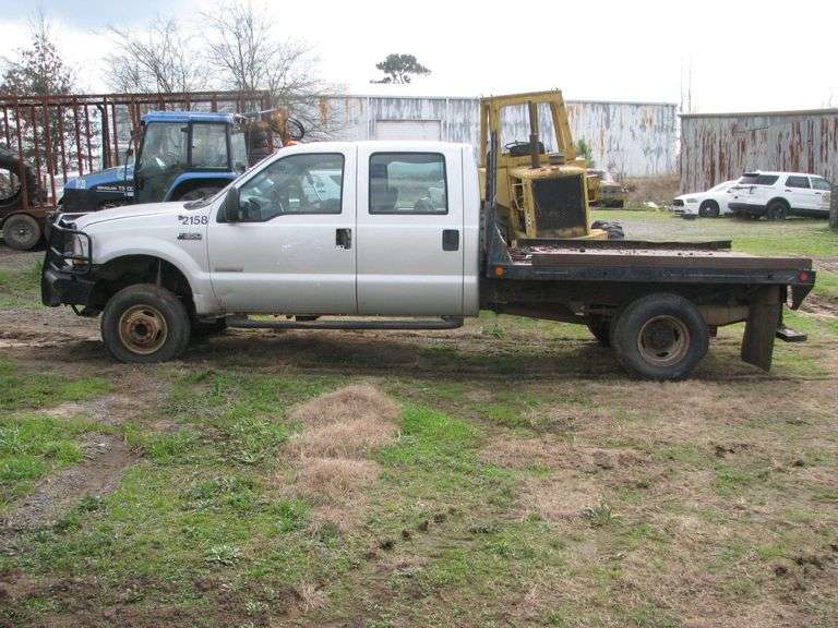 FORD F-350 4x4 TRUCK - VIN: 1FDWW37PX4EA42158
