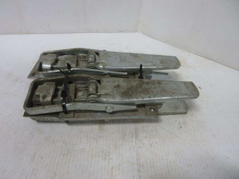 (4) Heavy Duty Tailgate Latches Albrecht Auction Service
