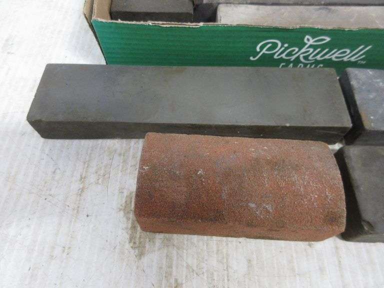 (21) Sharpening Stones, Different Grades of Grades Albrecht Auction Service