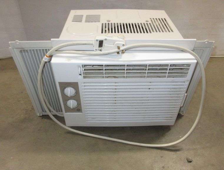 GE Window Air Conditioner, Has Side Extensions to Fit the Window, 5,000