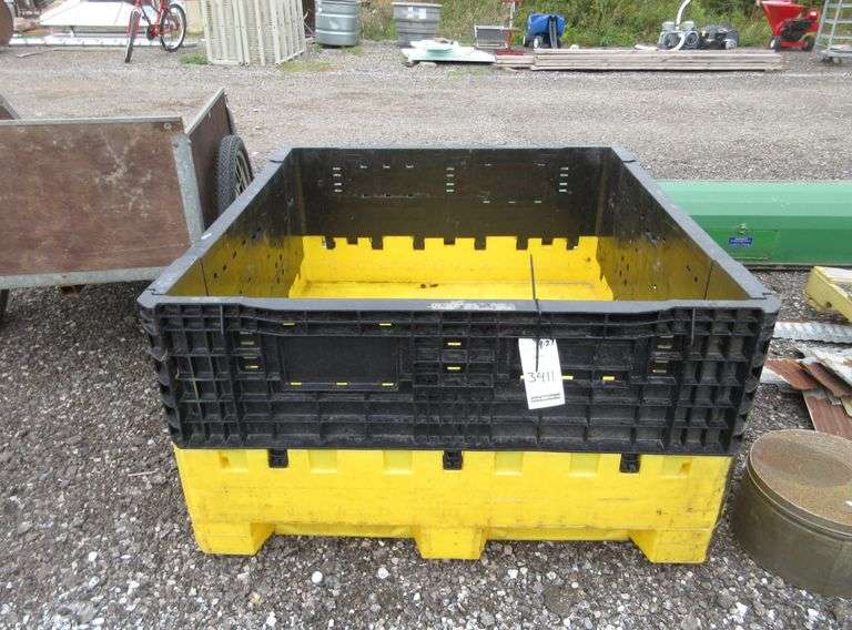 Plastic Shipping Pallet with Fold Down Removable Sides Albrecht