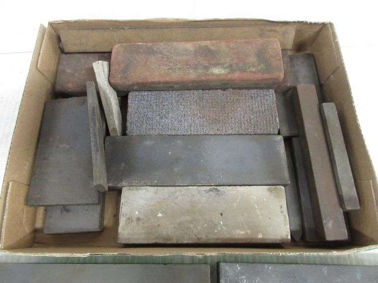 (21) Sharpening Stones, Different Grades of Grades Albrecht Auction Service