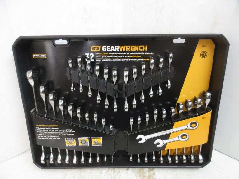 32Piece Set of Gearwrench SAE/Metric Ratcheting Combination and Stubby Combination Wrenches