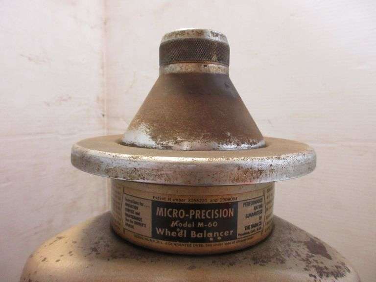 BADA Bubble Wheel Balancer with Weights and Tool Albrecht Auction Service