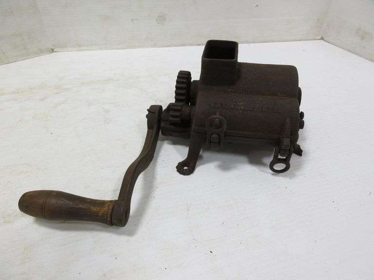 Vintage 1873 Hand Crank Cast Iron Tabel Chopper/Shredder/Grinder with